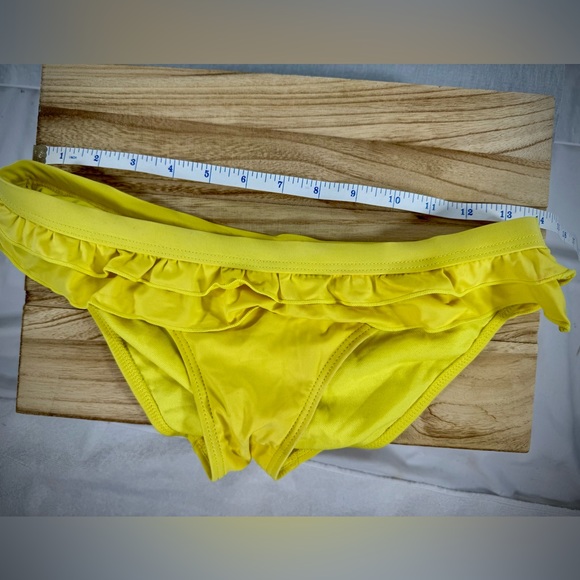 🌺Yellow Ruffle Bikini Swim Bottoms - Picture 7 of 7